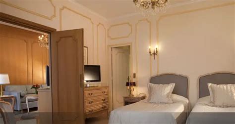 Hôtel Chateau Frontenac (Paris) : prices, photos and reviews