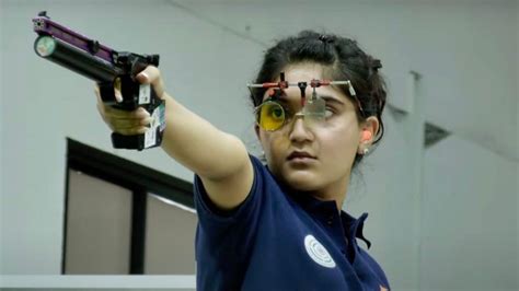 Esha Singh clinches gold at the Asian Qualifiers, becomes 15th Indian ...