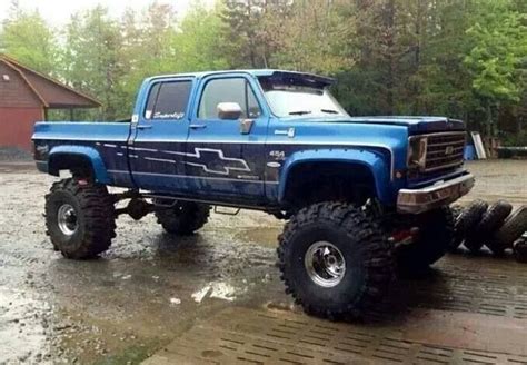 Lifted crew cab Chevy | Chevy trucks, Lifted chevy trucks, Trucks