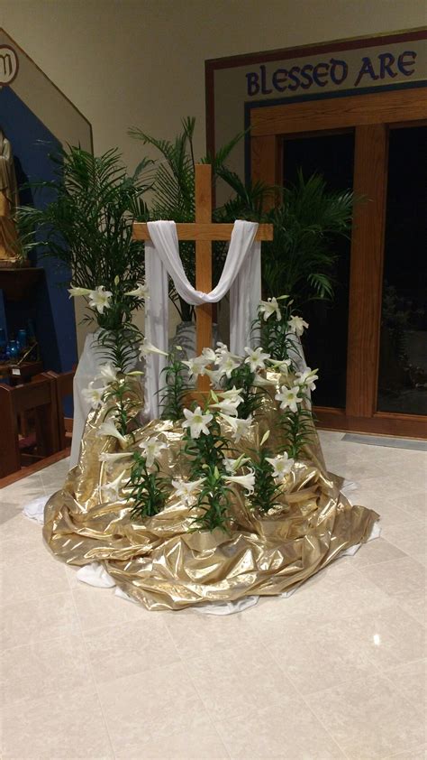 Easter cross. Resurrection Catholic Church Easter Altar Decorations ...