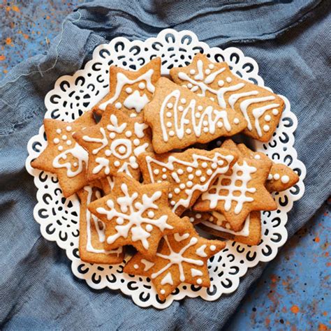 Christmas Biscuit Recipe: How to Make Christmas Biscuits | Easy ...