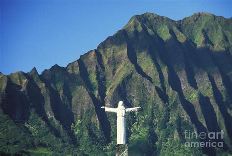 Hawaii Memorial Park Photograph by Peter French - Printscapes - Fine ...