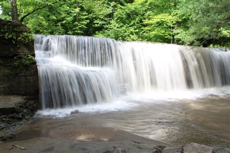 6 Stunning Waterfalls Near Minneapolis