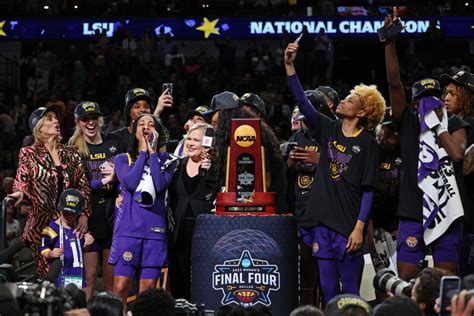 CHAMPIONS: LSU women’s basketball outlasts Iowa to win 1st national ...