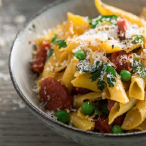 Garganelli pasta with chorizo and peas - Filippo Berio