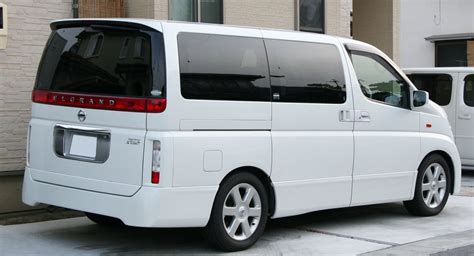 Nissan Elgrand (E51) 2002 - 2004 Specs and Technical Data, Fuel ...