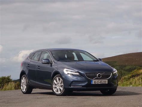 Volvo V40 D2 | Reviews, Test Drives | Complete Car