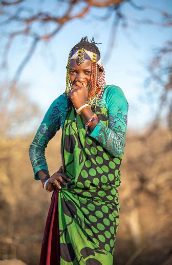 Hadza Woman In Traditional Clothing Stock Photo - Download Image Now - Adult, Adults Only ...