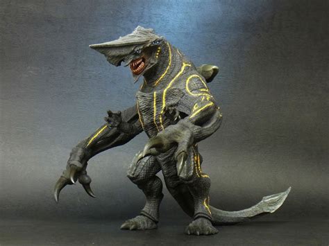 12" Inch Tall Knifehead Kaiju X-PLUS 2016 TOHO Large Monster Series Vi – My Collectible Collections