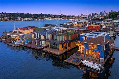 Floating Home on Seattle’s Lake Union Lists for $2.85 Million