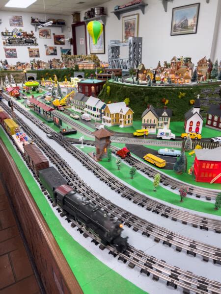 Visiting the Western PA Model Railroad Museum for a Holiday Open House ...