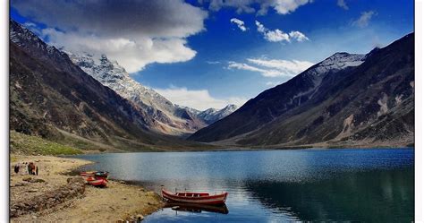 World's Natural Wonders: Lake Saiful Muluk, One of the Most Beautiful Lake in Pakistan