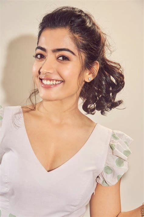 Rashmika Mandanna Dp - Rashmika Mandanna profile pics - Rashmika Dp Pictures - Rashmika Mandanna ...