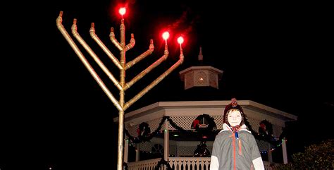 Menorah lighting ceremony downtown heralds Hanukkah - Fairfield Citizen