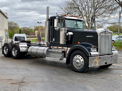 Used 1994 Kenworth W900 DAY CAB Truck Tractor For Sale ($33,800) | Chicago Motor Cars Stock #16883