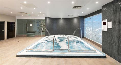 Gym with Spa in Swindon | Sauna & Steam Room | David Lloyd Clubs