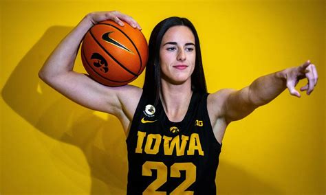 Iowa Basketball: Caitlin Clark unanimous preseason AP All-American