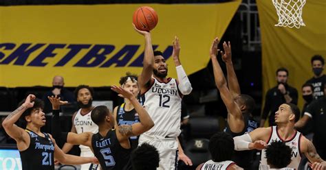 UConn men’s basketball takes down Marquette, 65-54 - The UConn Blog