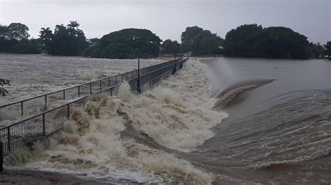 Townsville flood 3/2/2019 - YouTube