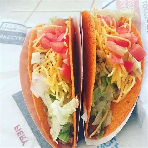 Taco Bell Taco Nacho Cheese Shell: product and ingredients