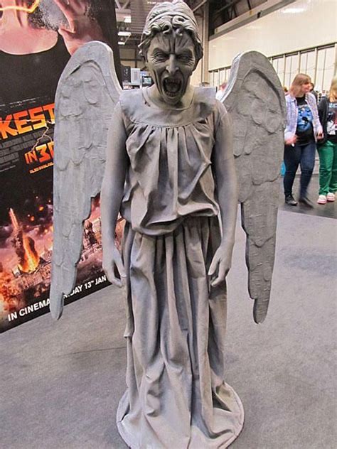 Weeping Angel Cosplay - that's really good... and terrifying... and I would run for my LIFE... A ...