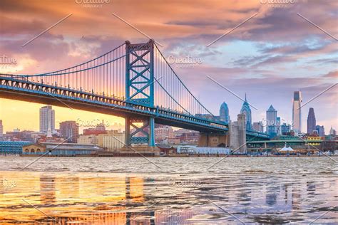 Philadelphia skyline sunset | Philadelphia skyline, Skyline image, Skyline