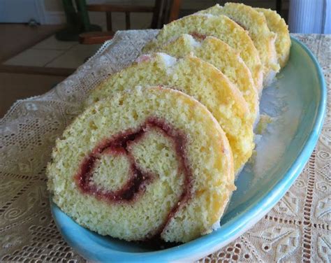 Mary Berry's Swiss Roll (A Tutorial) | Recipe | Swiss roll, Berries ...