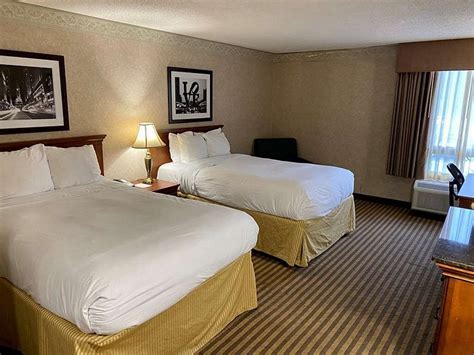 Radisson Hotel Philadelphia Northeast Rooms: Pictures & Reviews ...