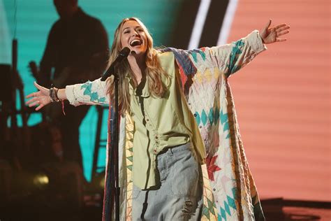 From contestant to guest performer, Lauren Daigle returns to American ...