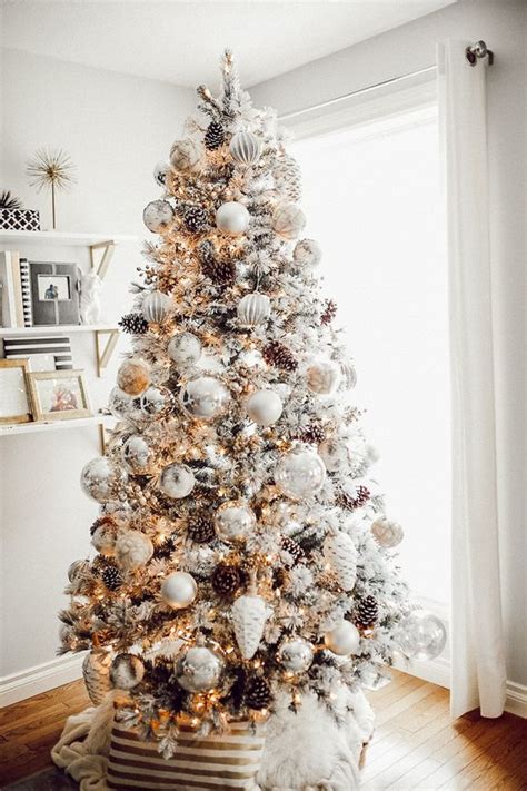 35 Charming Winter Wonderland Christmas Decor Ideas - DigsDigs