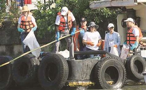 Hundreds take part in Pasig river clean-up drive - Gulf Times