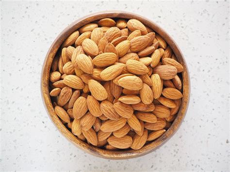 Raw Almonds — NAVANA LIFE