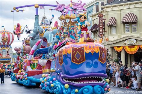 Latest Festival of Fantasy Parade Start Times for 2020