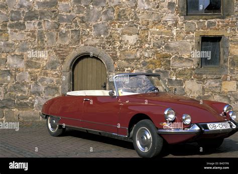 Citroen ds convertible hi-res stock photography and images - Alamy