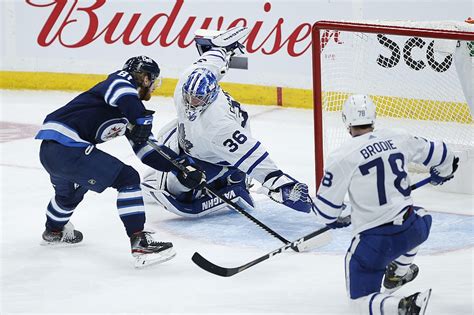 Kyle Connor score twice, Jets beat Maple Leafs 4-2 in finale | Hot ...