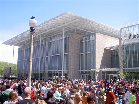 File:Chicago Art Institute Modern Wing, opening weekend.JPG - Wikipedia