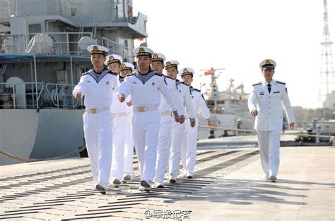 Chinese Navy soldiers put on new uniform(1/3) - Headlines, features, photo and videos from ecns.cn