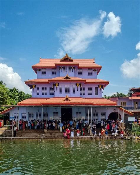 Parassinikkadavu Muthappan Temple, Kerala : r/hinduism