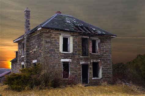 Abandoned house Ontario : r/urbanexploration