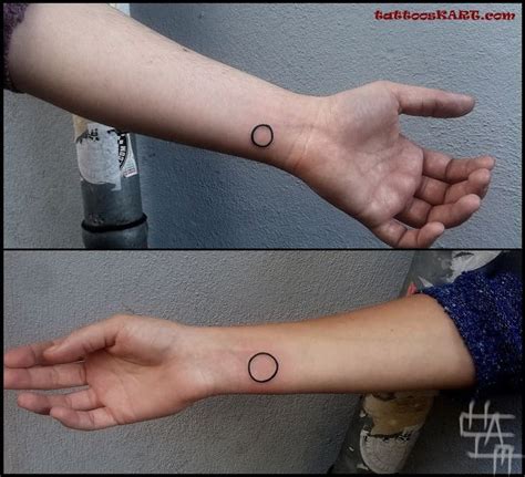 Black Outline Circle Tattoo On Wrist | Circle tattoos, Circle tattoo, Tattoo designs wrist