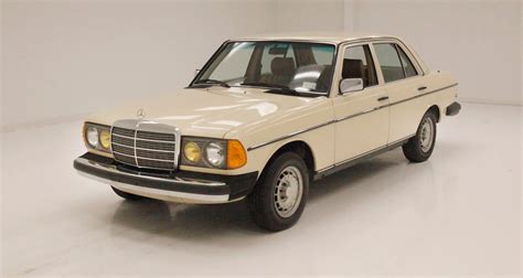 1985 Mercedes-Benz 300D | Classic Auto Mall