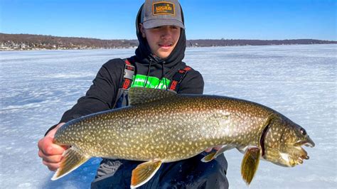 Ice Fishing Lake Trout At Night - Unoisy Fishing