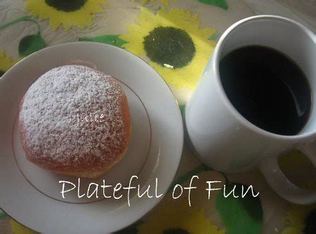 Plateful Of Fun » Blog Archive » Krispy Kreme Powdered Strawberry Filled Donut