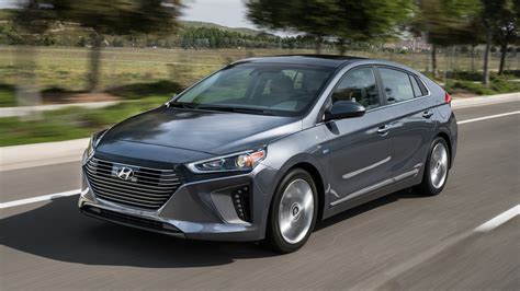 Hyundai Ioniq Hybrid News and Reviews | Motor1.com