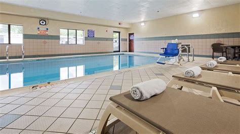 Best Western Elkhart Inn & Suites Pool Pictures & Reviews - Tripadvisor