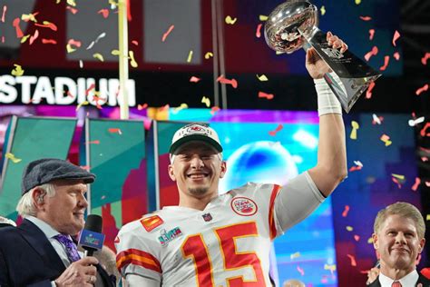 Patrick Mahomes and Chiefs President Interaction (Video) After Super ...