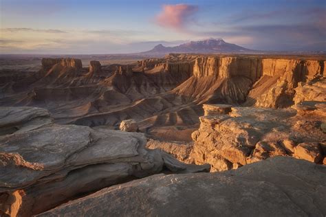 Discover Utah Badlands National Park: The Offbeat Adventure Awaits | Skeehive