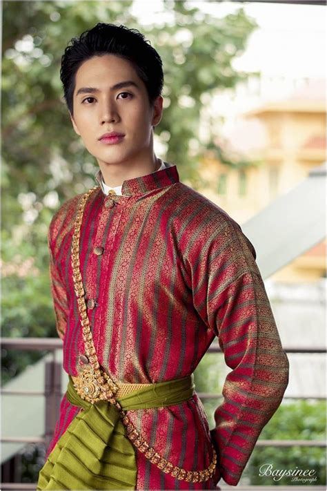 Thai guy and traditional outfit | Thailand 🇹🇭 in 2020 | Traditional outfits, Thai dress, Guys