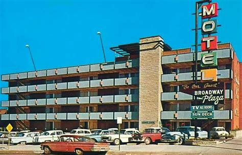 Vintage motels Denver 50s.....b♡ | Broadway plaza, Holiday inn, Motel