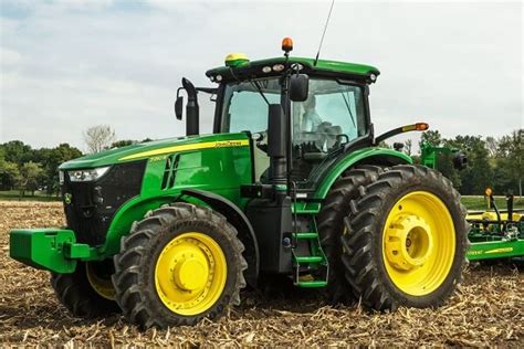 Redefine farming with the John Deere 7R series | AgriMag Blog